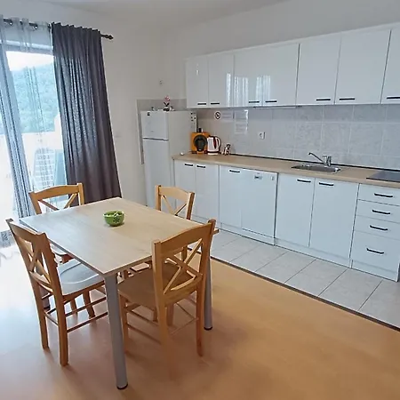 Apartment Miro- 5 Km From Opatija *